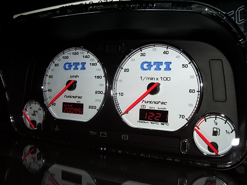 Golf GTI Tachoumbau im R32-Style